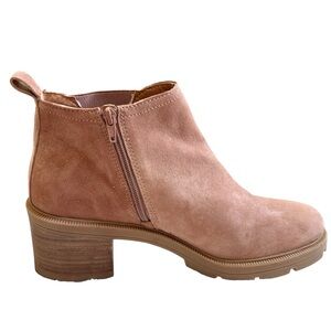 Lucky Brand Heeled Chelsea
Boots - Size 9.5 New without box